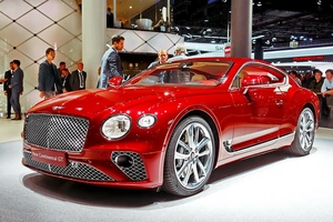 Tarixin ən güclü “Bentley” modeli nümayiş etdirilib - FOTO
